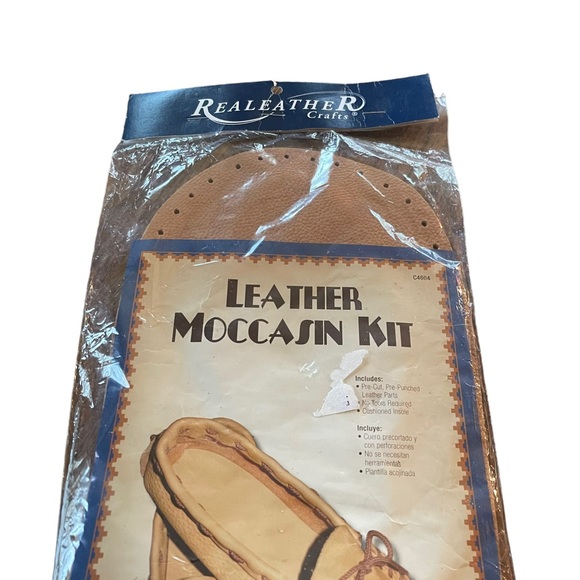 Realeather Crafts Leathercraft Kit-Scout Moccasin - Size 10/11 NIP - Picture 2 of 4